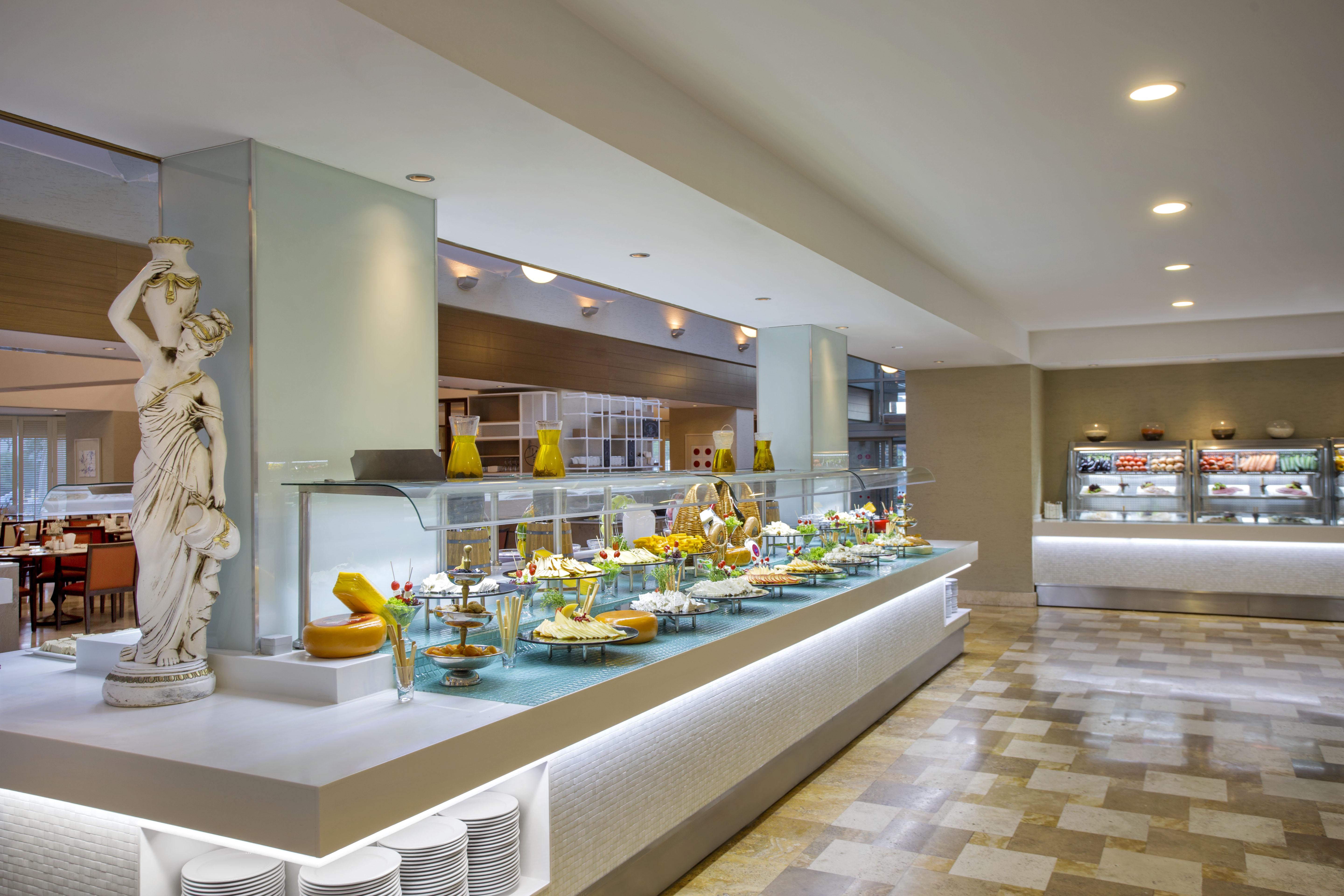 Lara Barut Collection Hotel Antalya Luaran gambar The buffet at the hotel