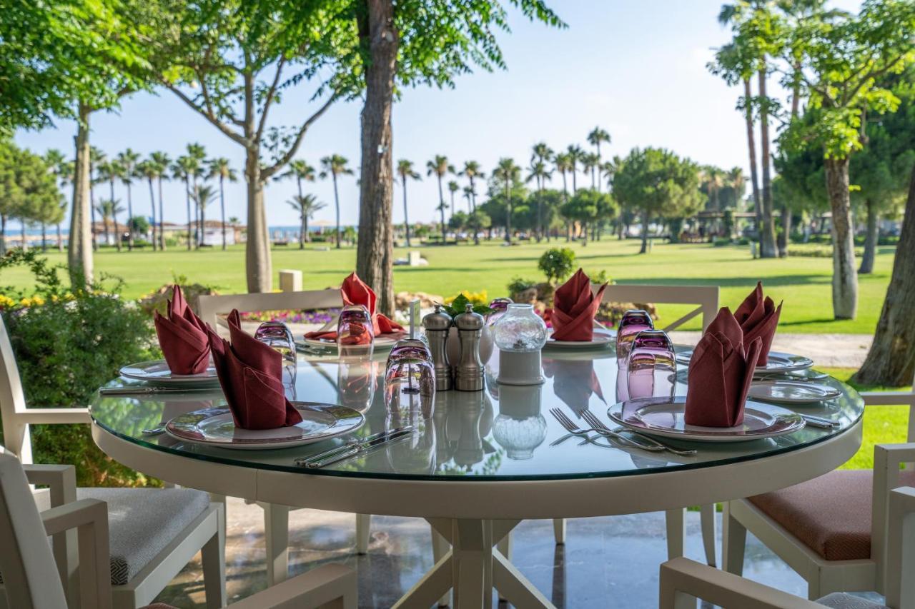 Lara Barut Collection Hotel Antalya Luaran gambar The restaurant at the hotel