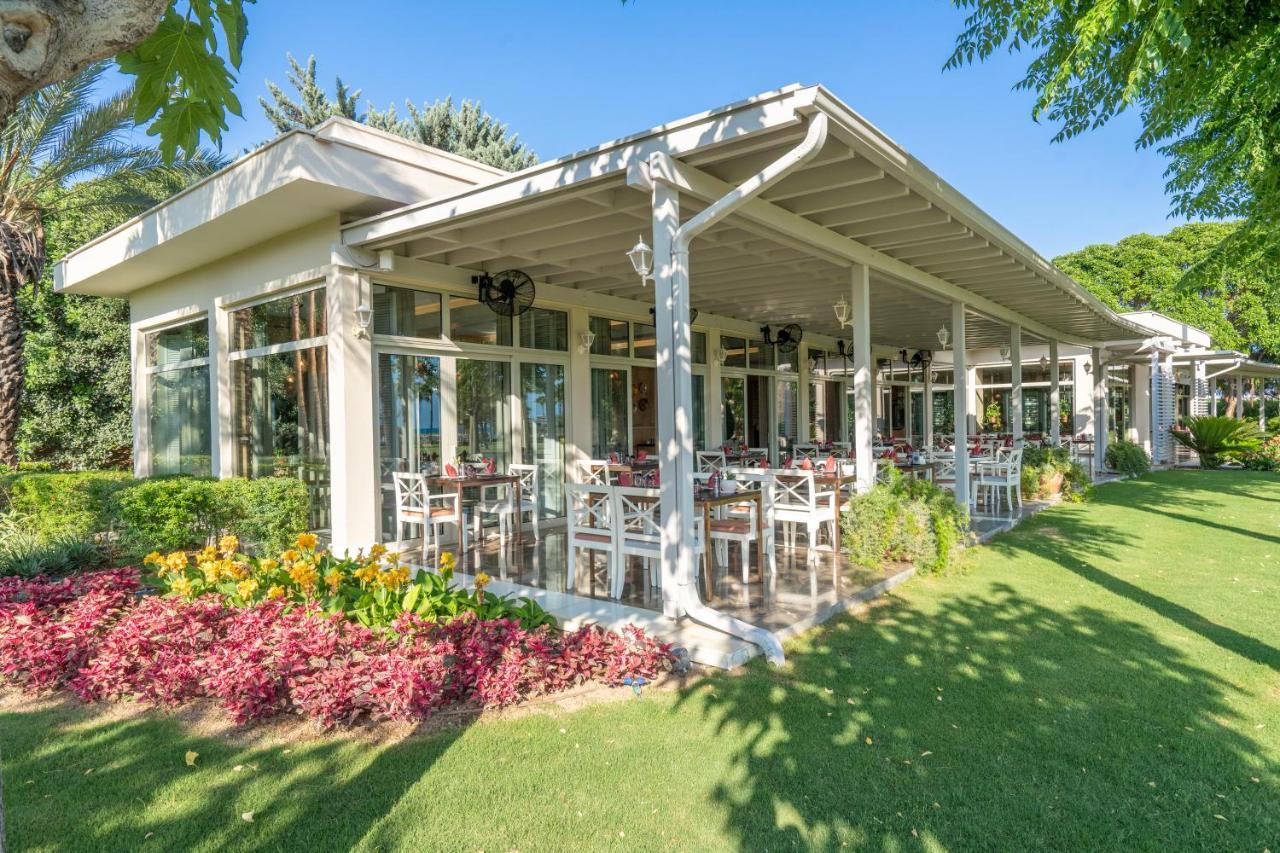 Lara Barut Collection Hotel Antalya Luaran gambar The clubhouse at the Royal Golf Club